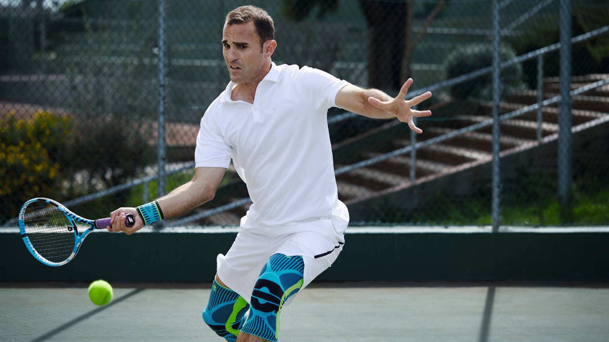 Bauerfeind - tennis-kneesupport-wriststrap